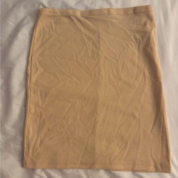 Elegant Tan Skirt - Picture 1 of 2